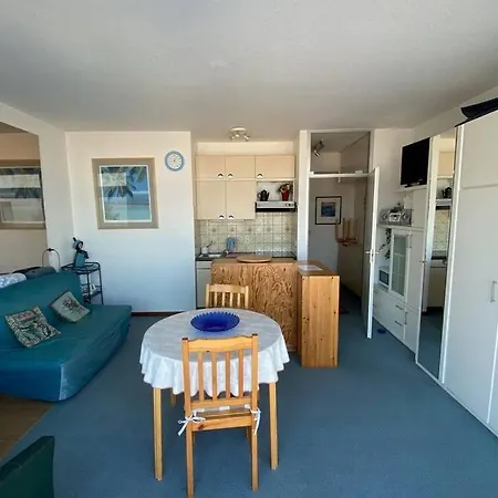 Apartman Studio Ciel Et Mer. 5 Pers. Terrasse Vue Front De Mer. Grande Plage Sauvage Parking Sous Terrain Gratuit. Neptunus Oost De Panne