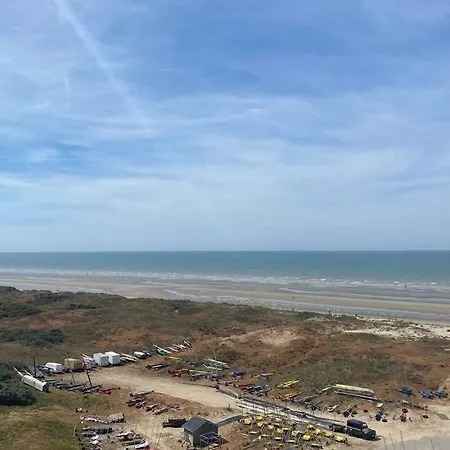 Studio Ciel Et Mer. 5 Pers. Terrasse Vue Front De Mer. Grande Plage Sauvage Parking Sous Terrain Gratuit. Neptunus Oost